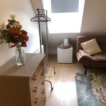 Ferienhaus 3 Bed House - Sleeps 6 - Garden - Parking Bristol