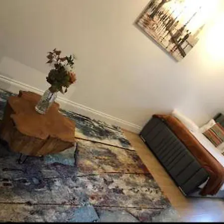 Holiday home Stunning 3-bed House In Bristol