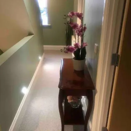 3 Bed House - Sleeps 6 - Garden - Parking Bristol