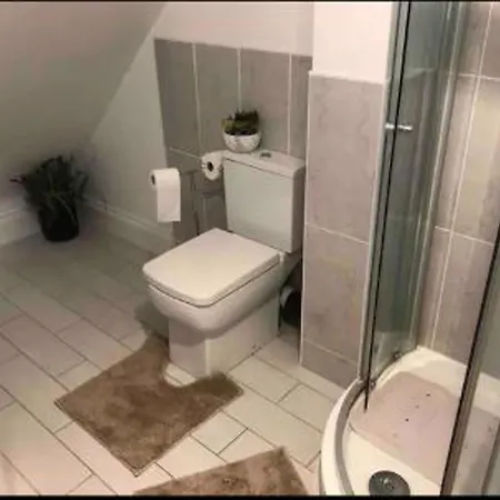 Ferienhaus 3 Bed House - Sleeps 6 - Garden - Parking Bristol