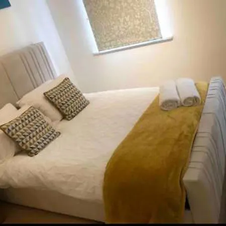 Stunning 3-bed House In Bristol