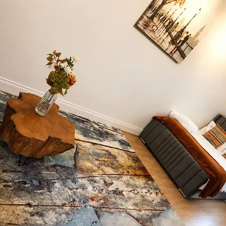 3 Bed House - Sleeps 6 - Garden - Parking Hébergement de vacances *